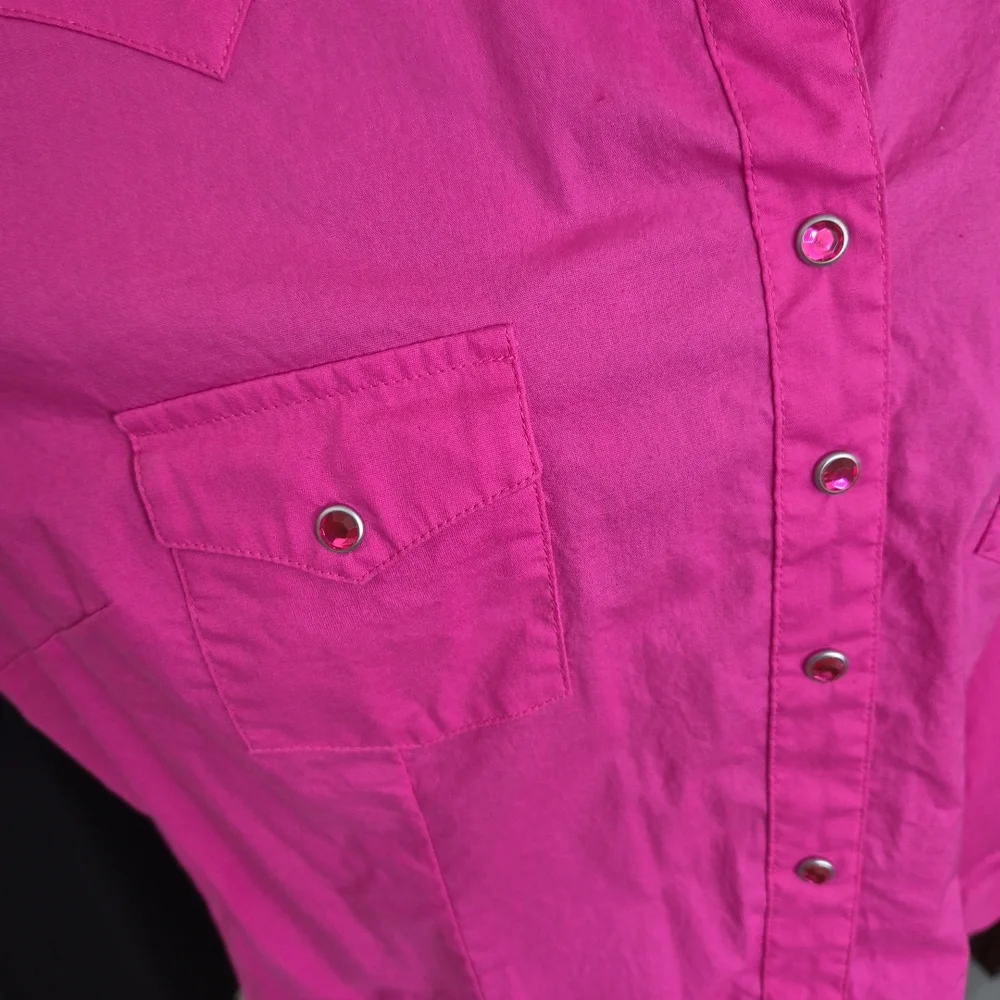 Wrangler Bright Pink Shirt - Picture 2 of 5